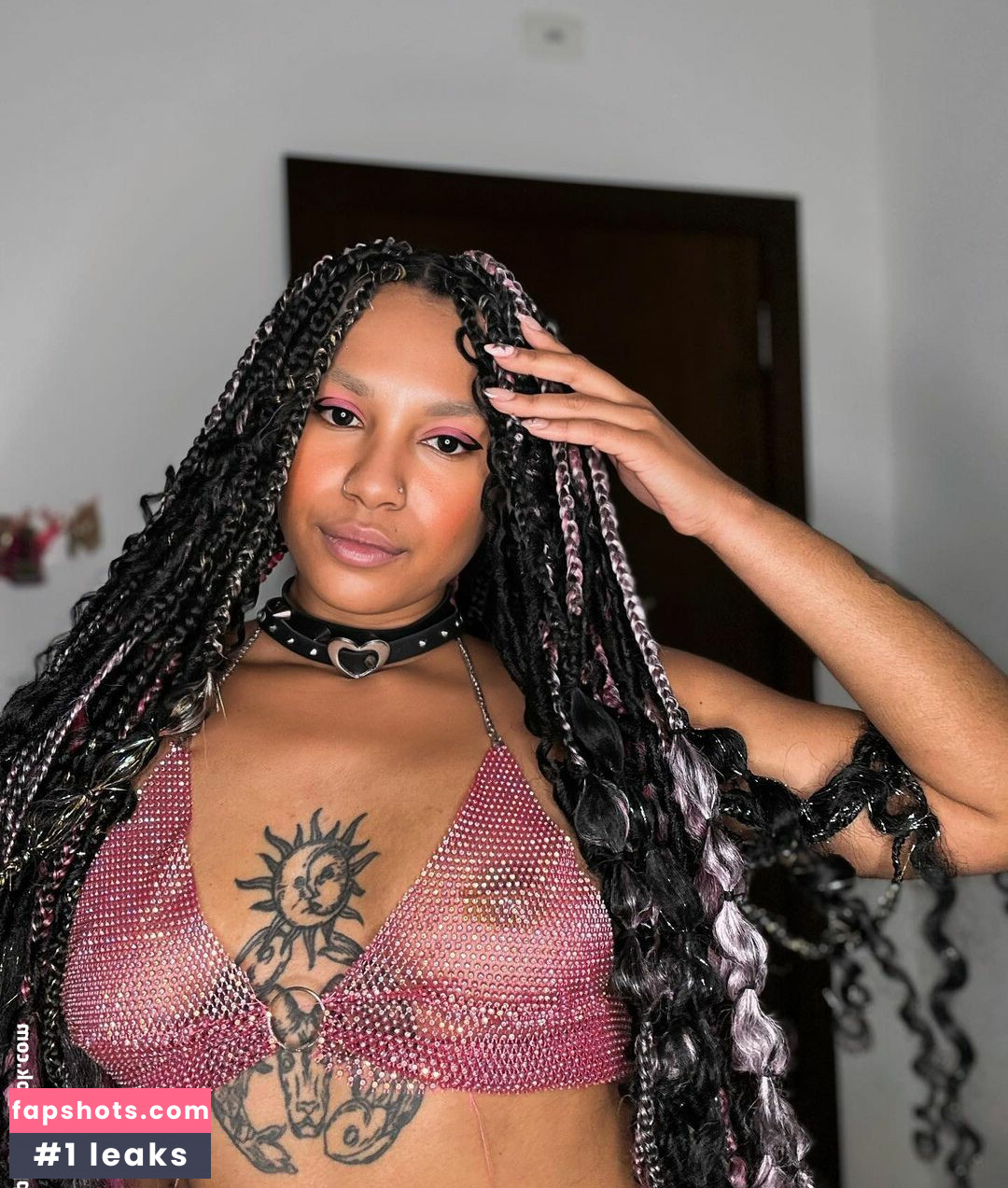 MC Taya gallery photo #6