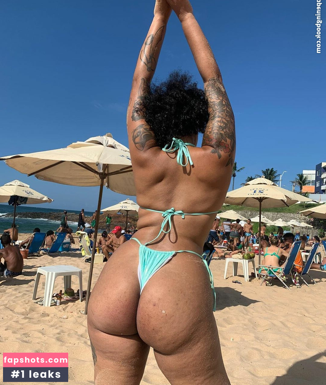 MC Taya gallery photo #9