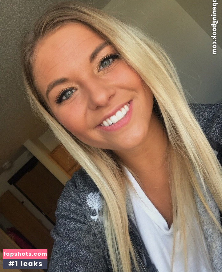 McKenna DeMoe nude babe gallery