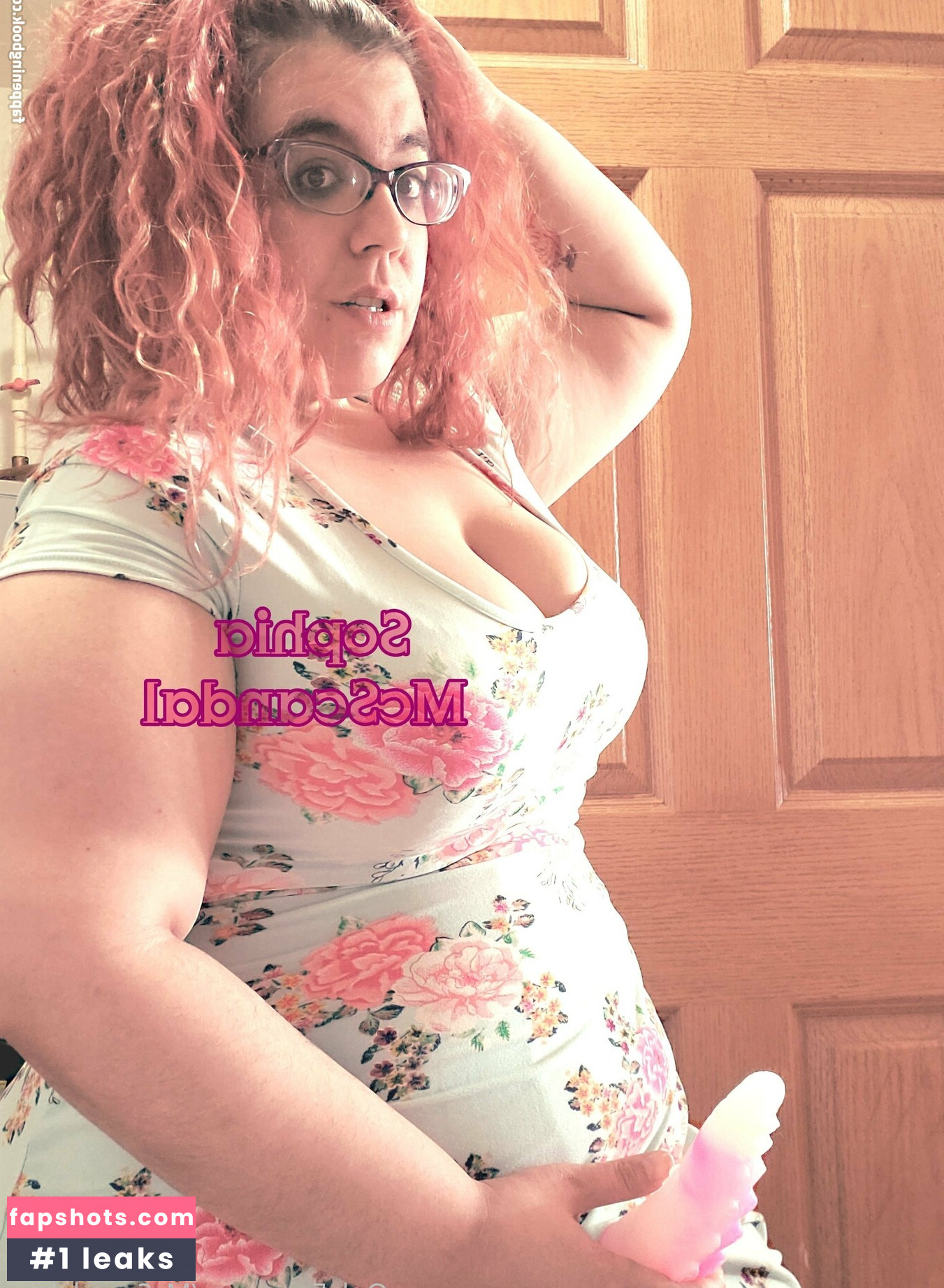 mcscandalous nude babe gallery