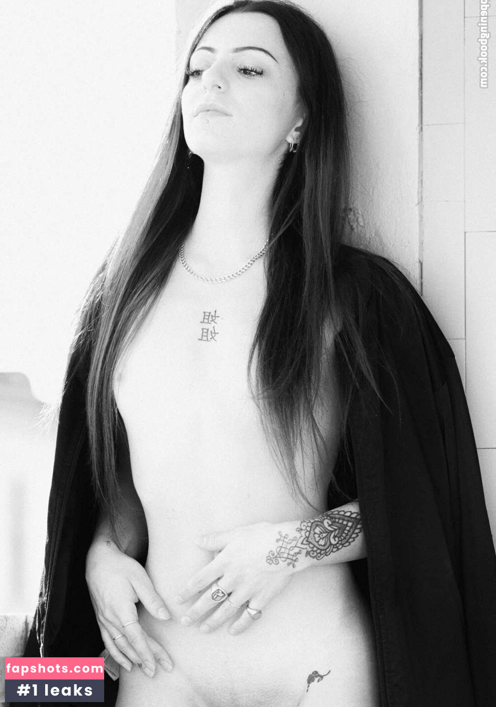 Me Martina nude babe gallery