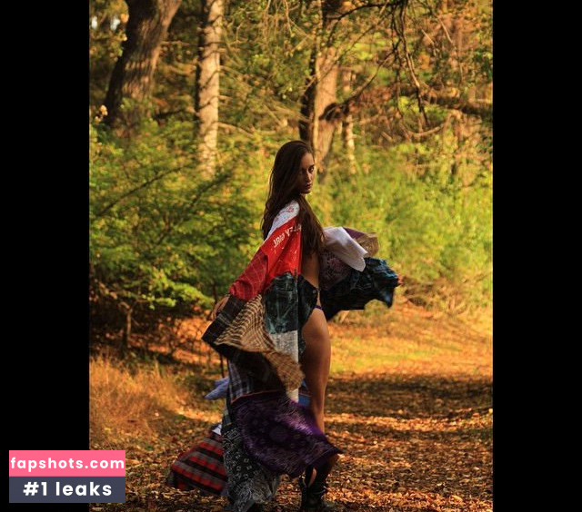 Meagan Mitchell gallery photo #18