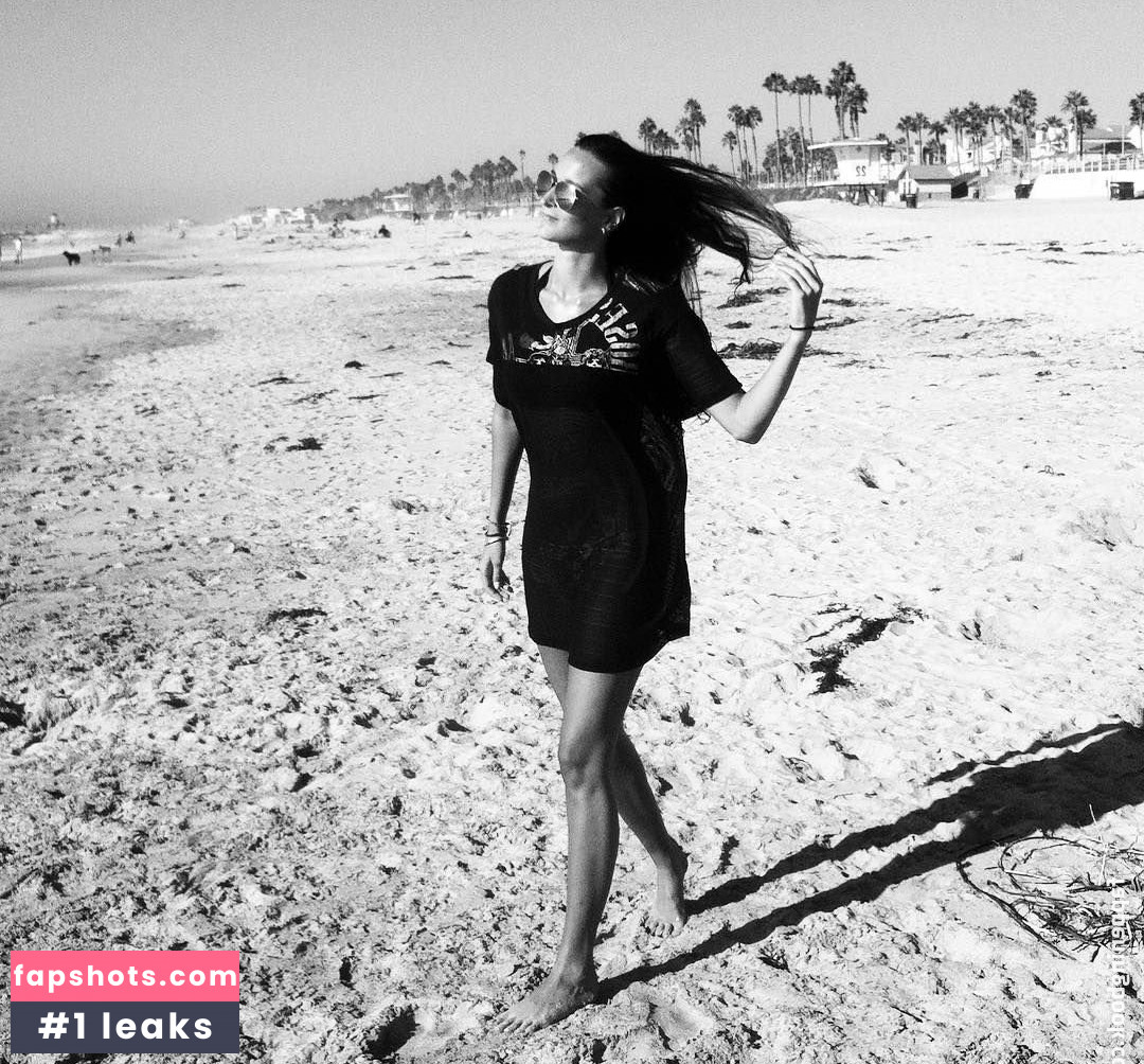 Meagan Mitchell gallery photo #29