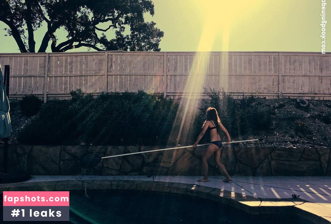 Meaghan Rath gallery photo #130