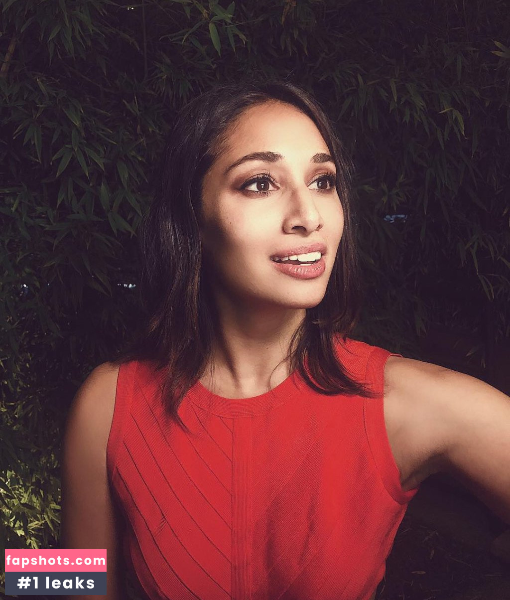 Meaghan Rath gallery photo #147