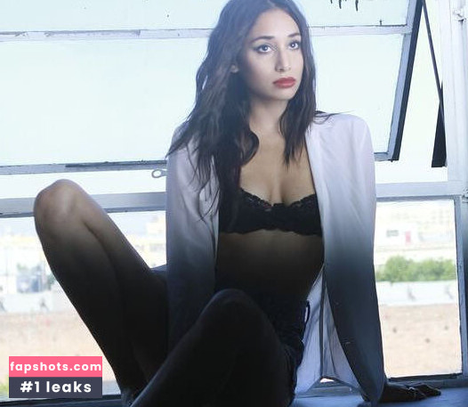 Meaghan Rath nude babe gallery