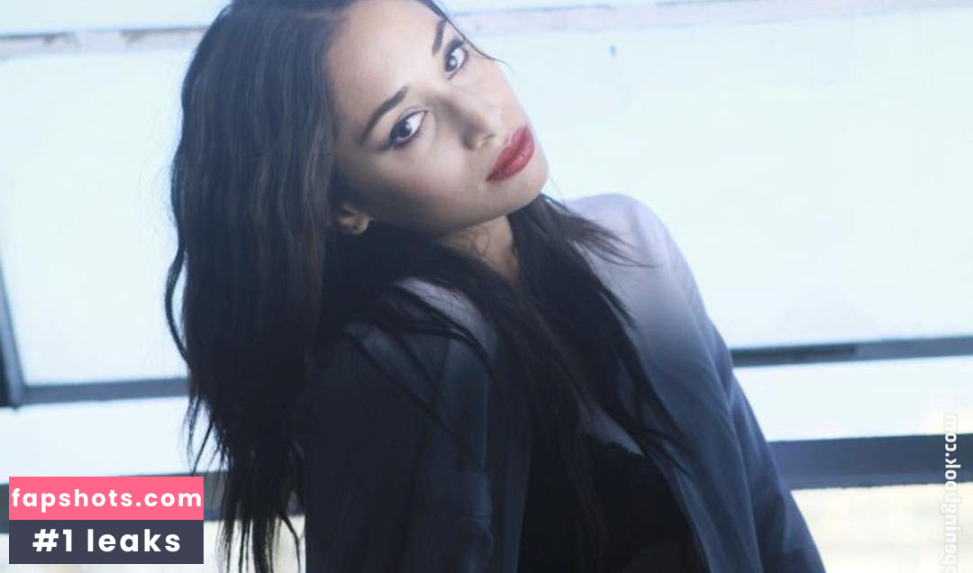 Meaghan Rath gallery photo #100