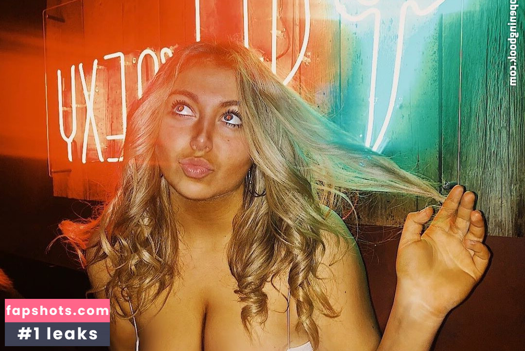 meakelena gallery photo #17