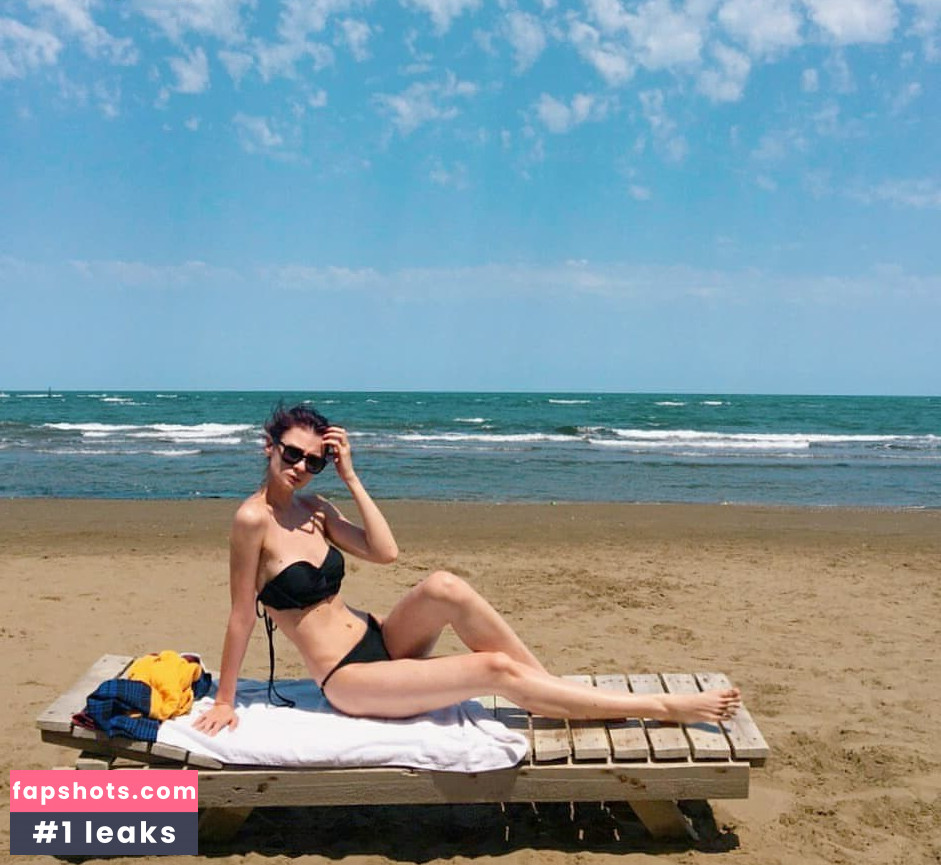 medina.axunbeyli gallery photo #5