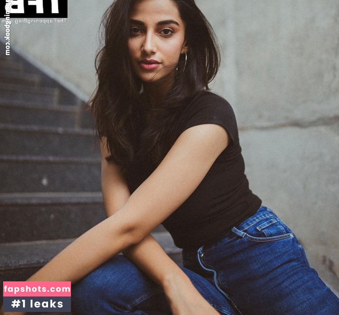 Meenakshii Chaudhary gallery photo #2