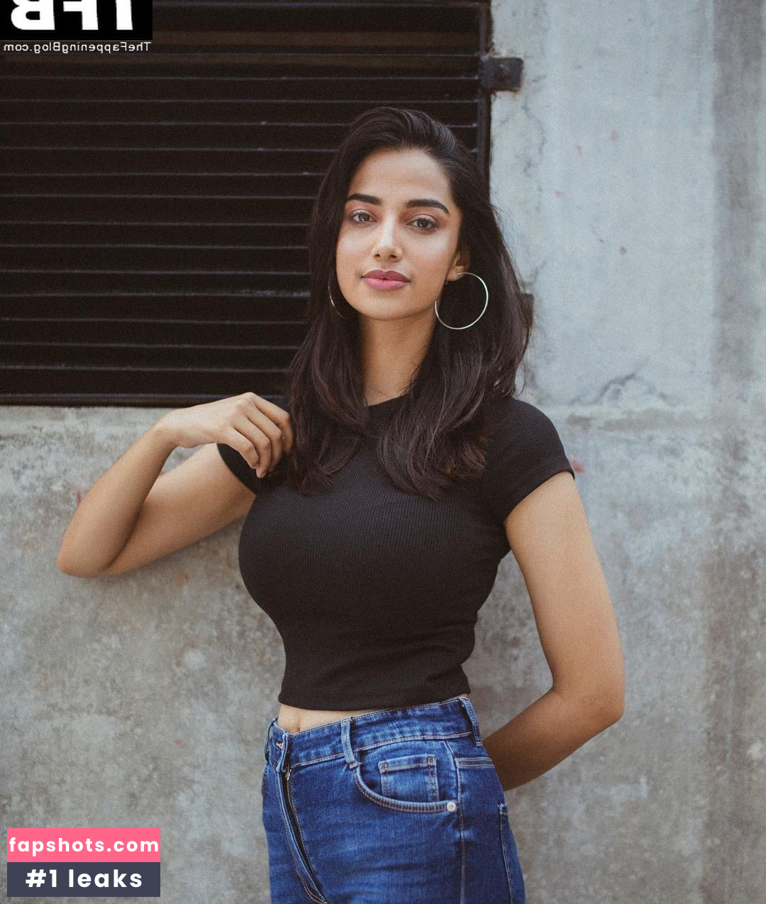 Meenakshii Chaudhary gallery photo #13