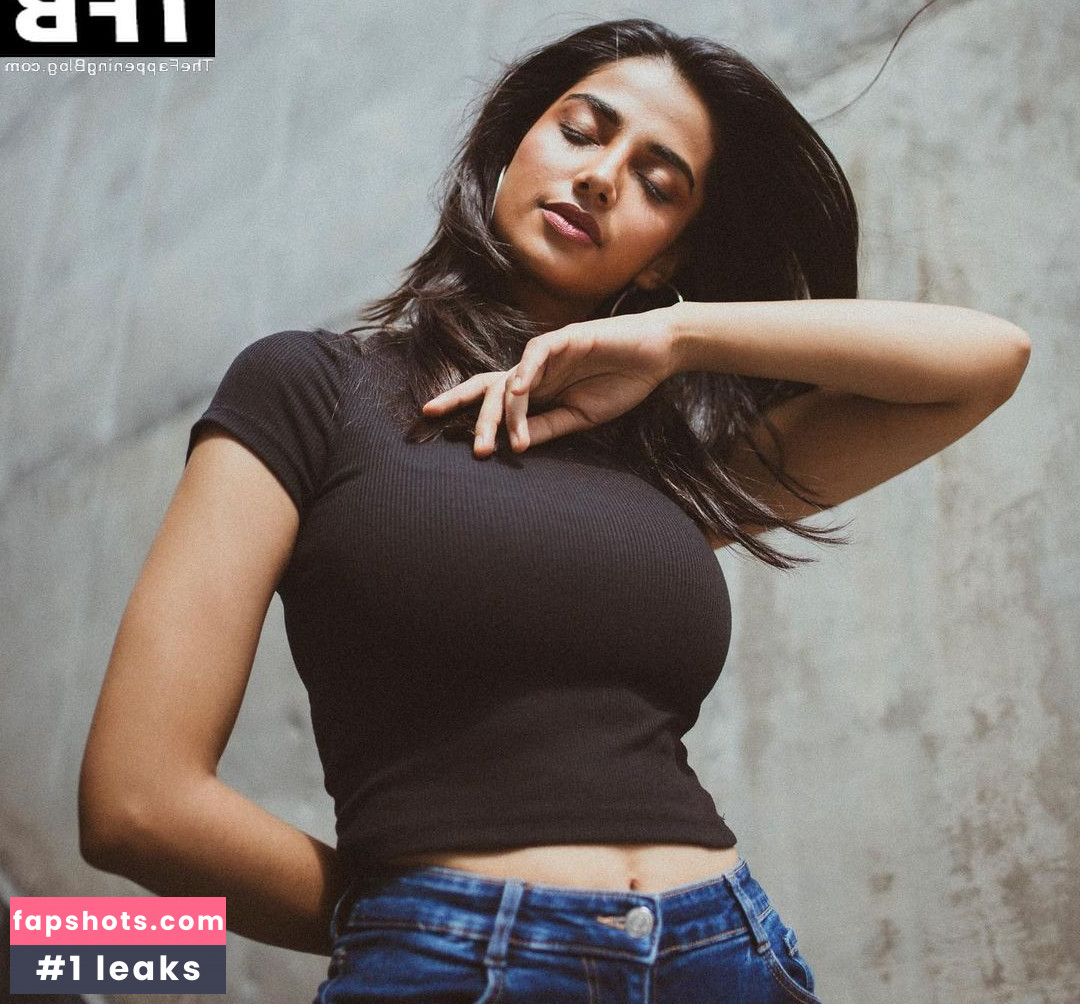 Meenakshii Chaudhary gallery photo #5