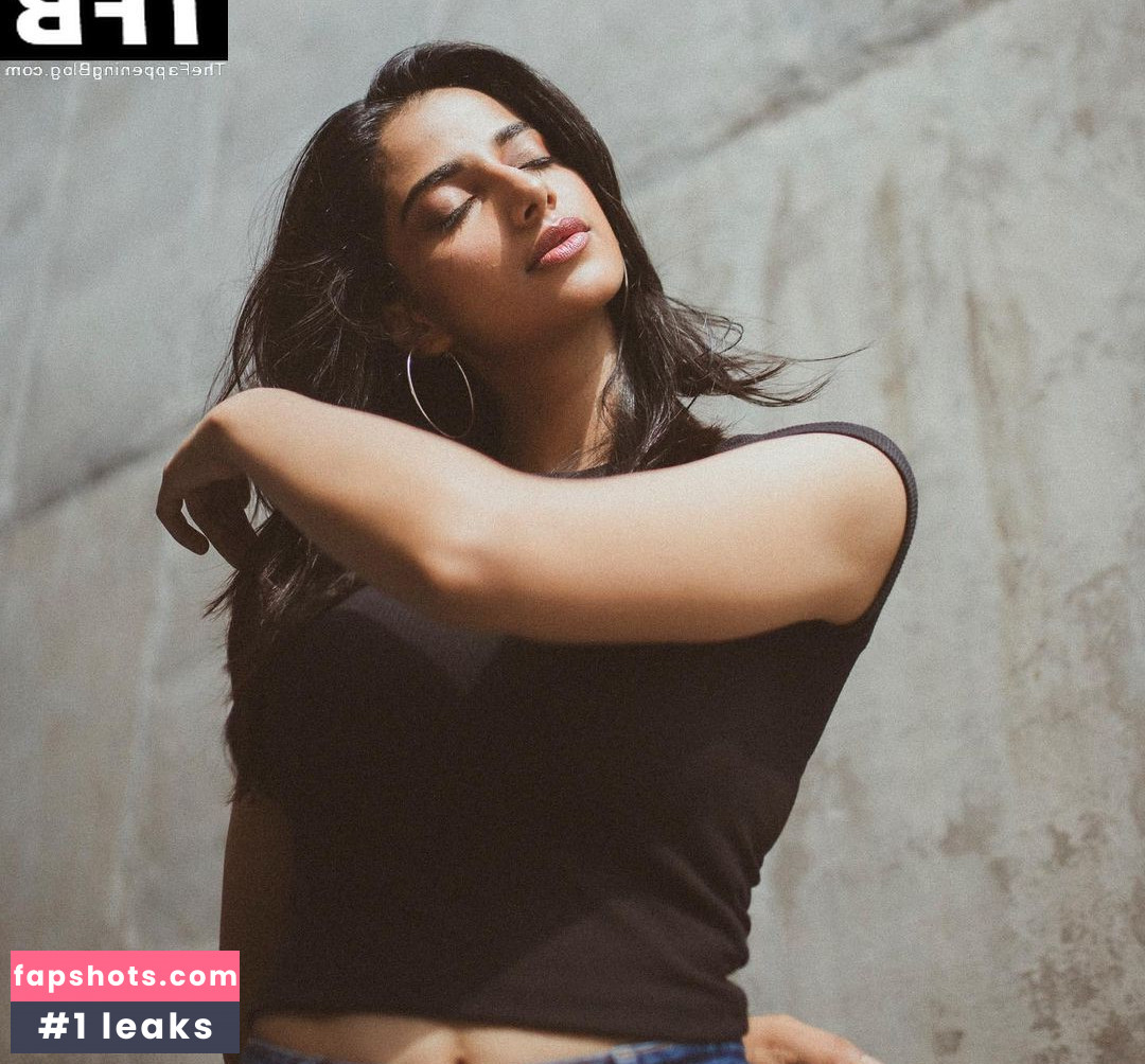 Meenakshii Chaudhary gallery photo #6