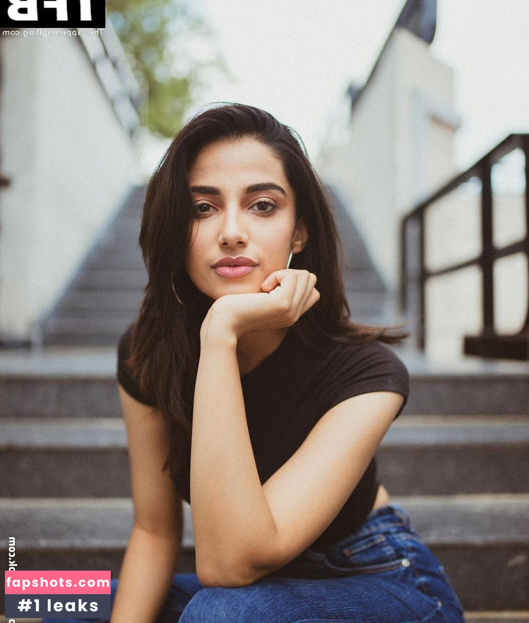 Meenakshii Chaudhary gallery photo #10