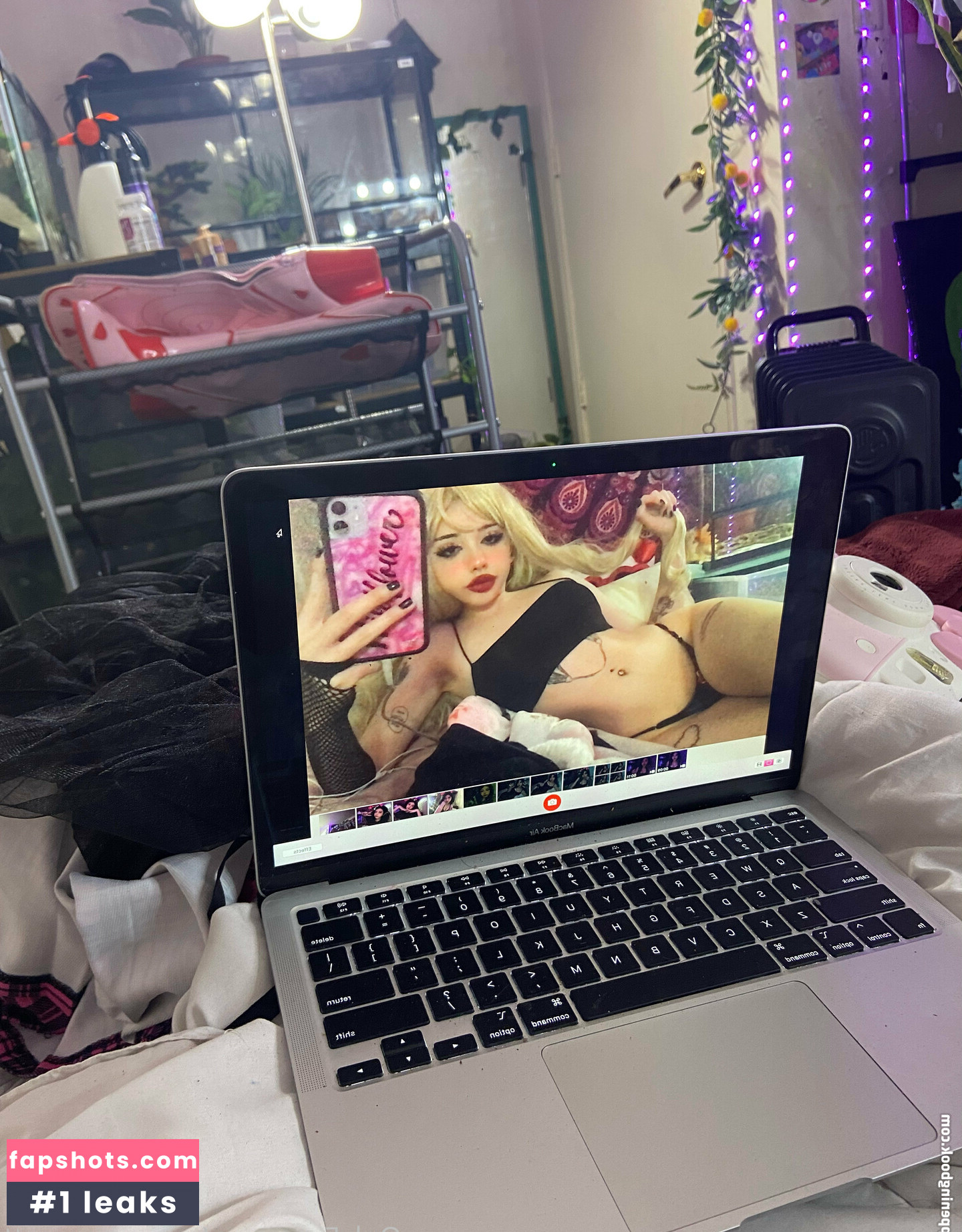 Meepmomentt gallery photo #26