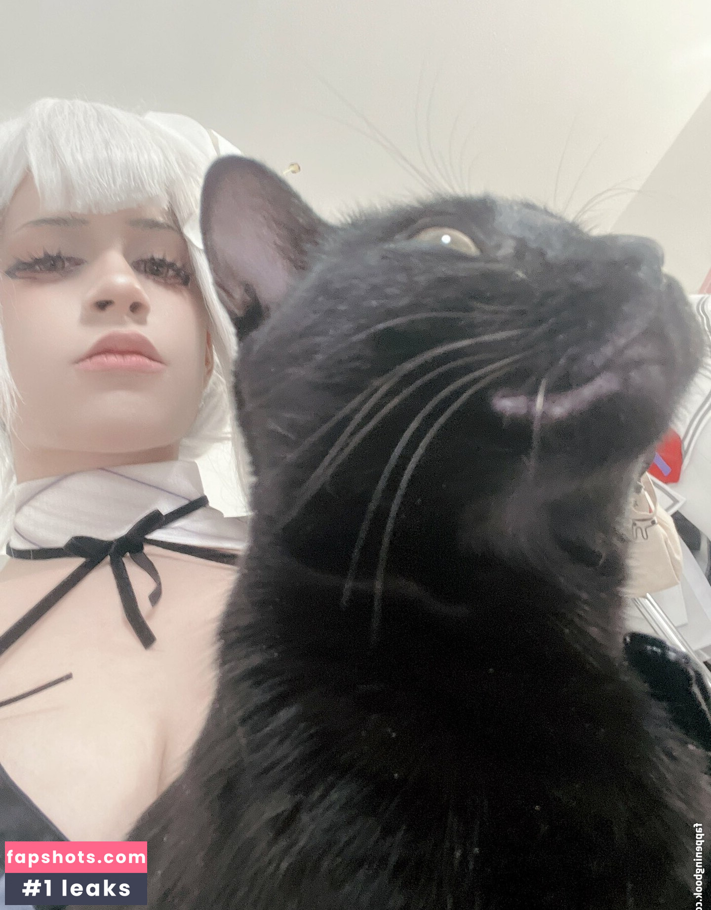 Meerxxxx nude babe gallery