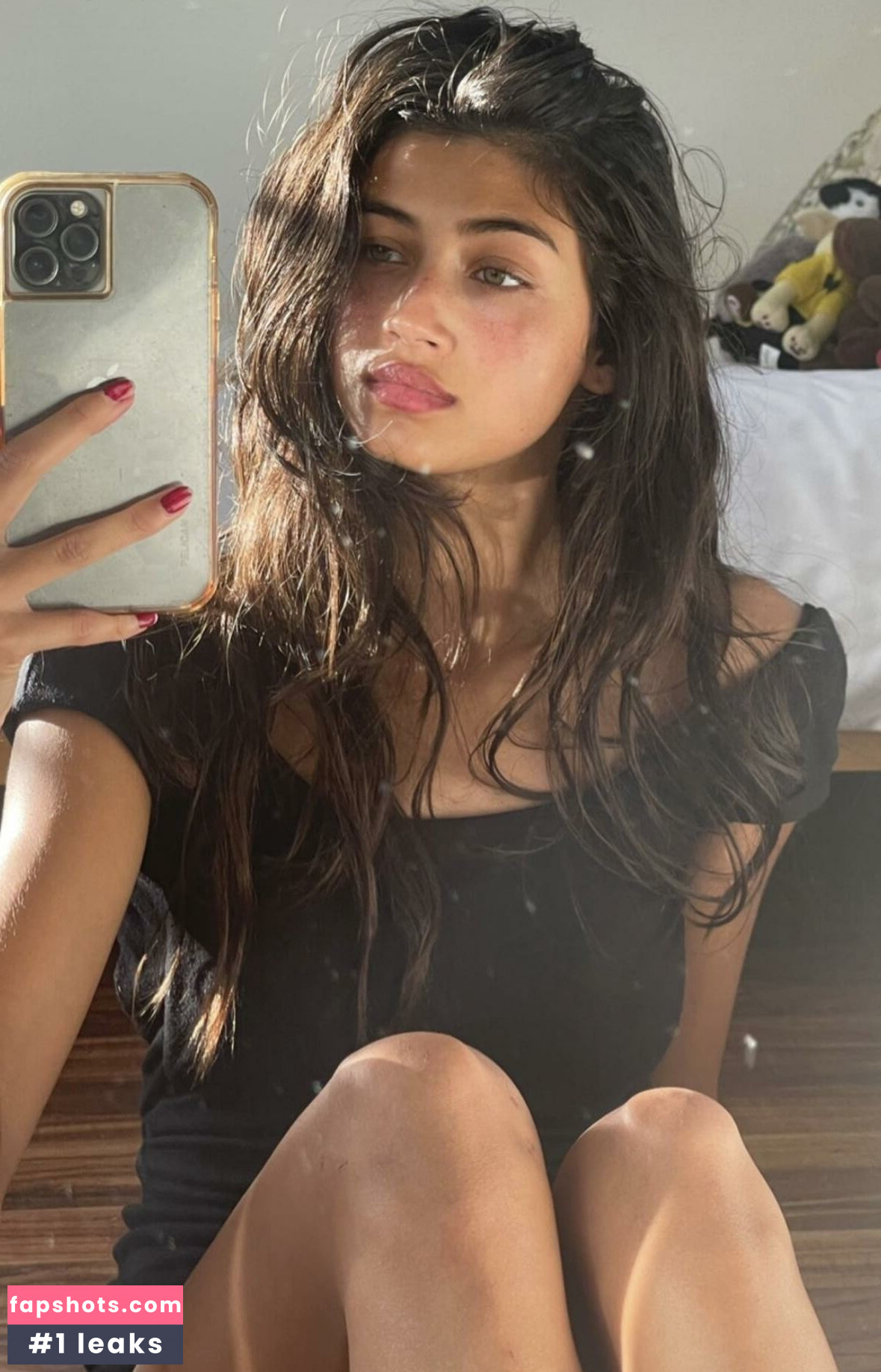 Meeya Dugied nude babe gallery