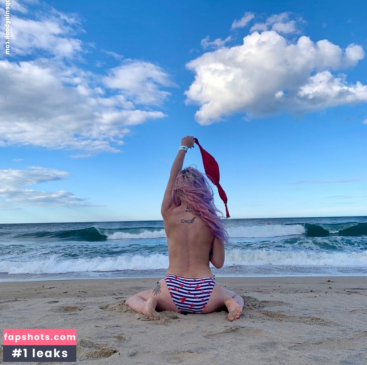 Meg Megsnotdead gallery photo #5