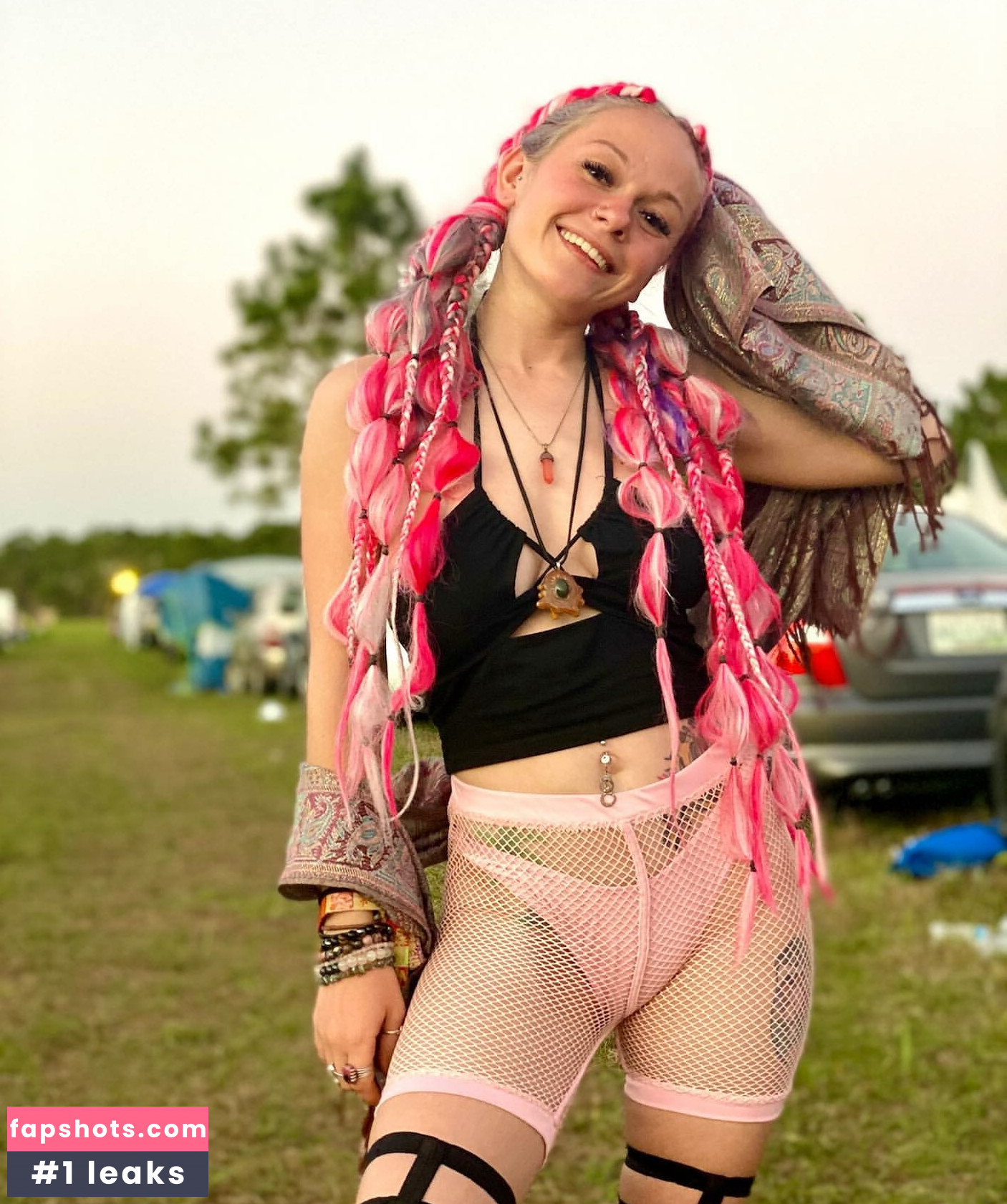 Meg Megsnotdead nude babe gallery