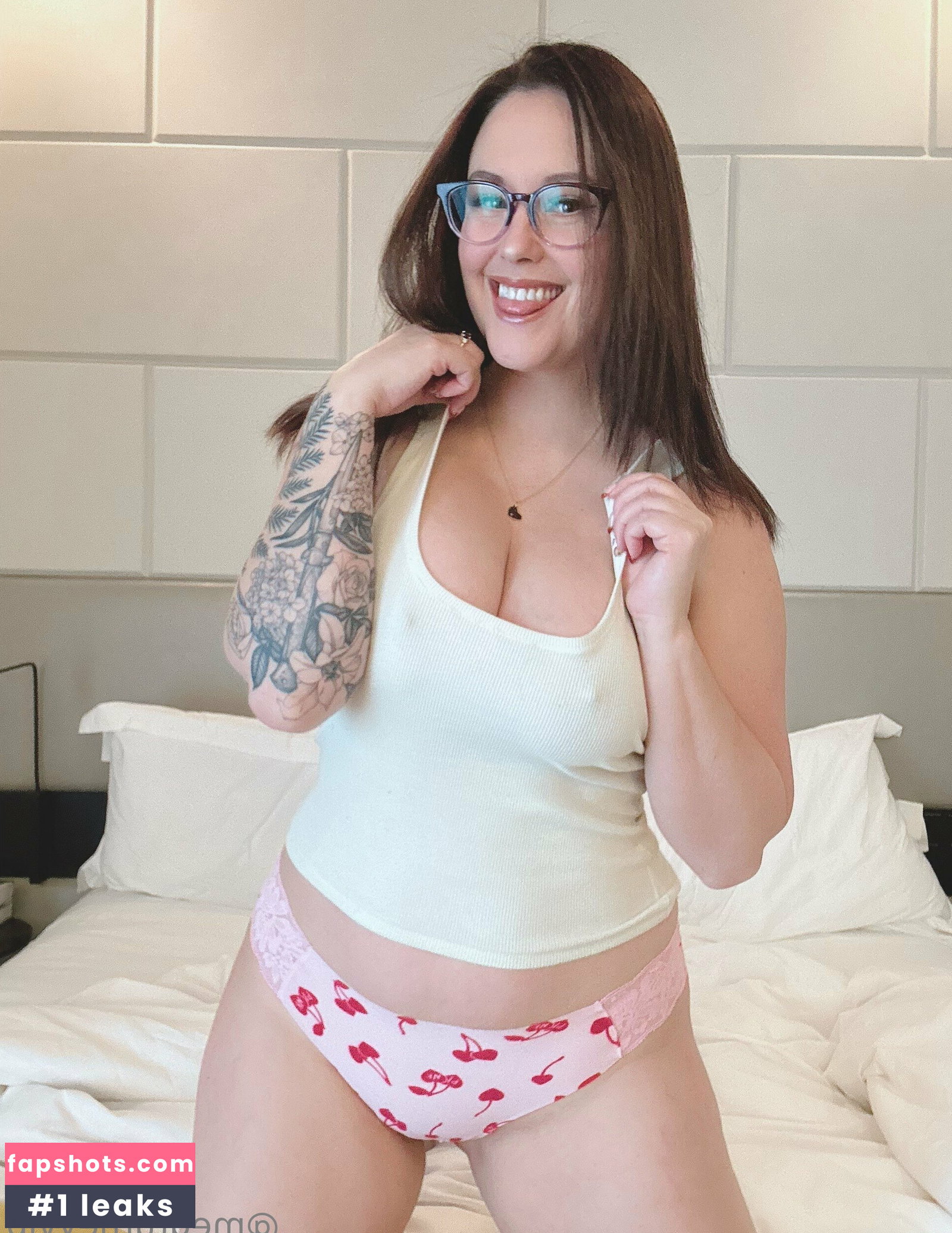 Meg Turney gallery photo #1376