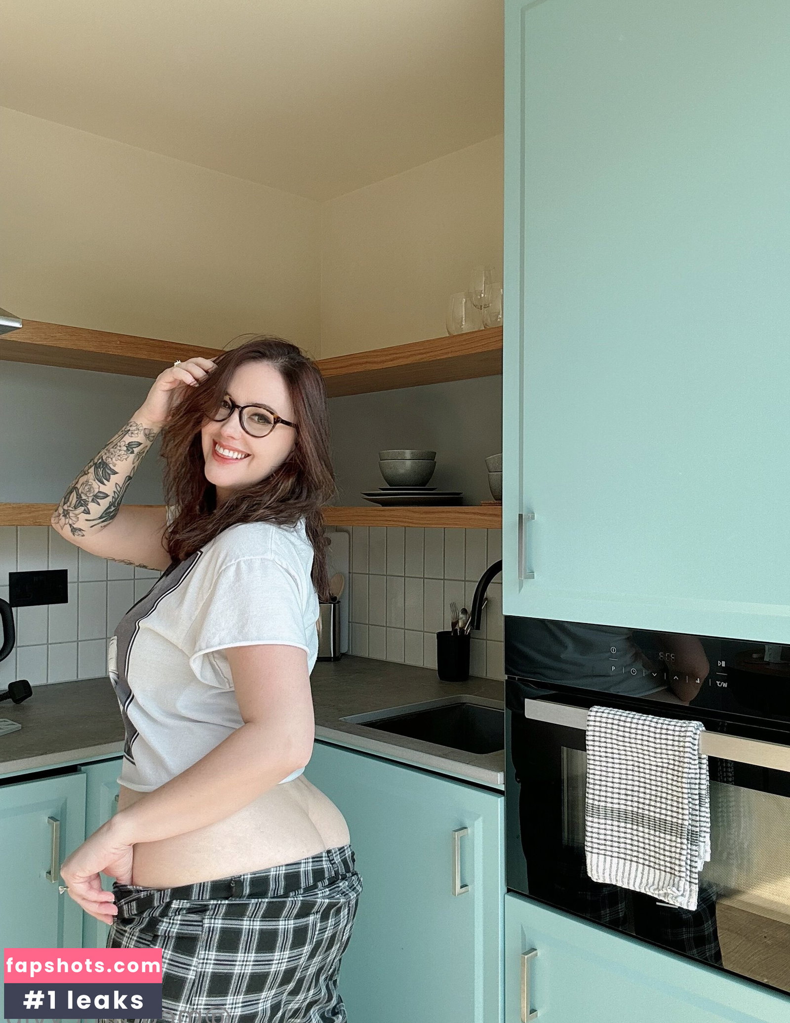 Meg Turney gallery photo #140