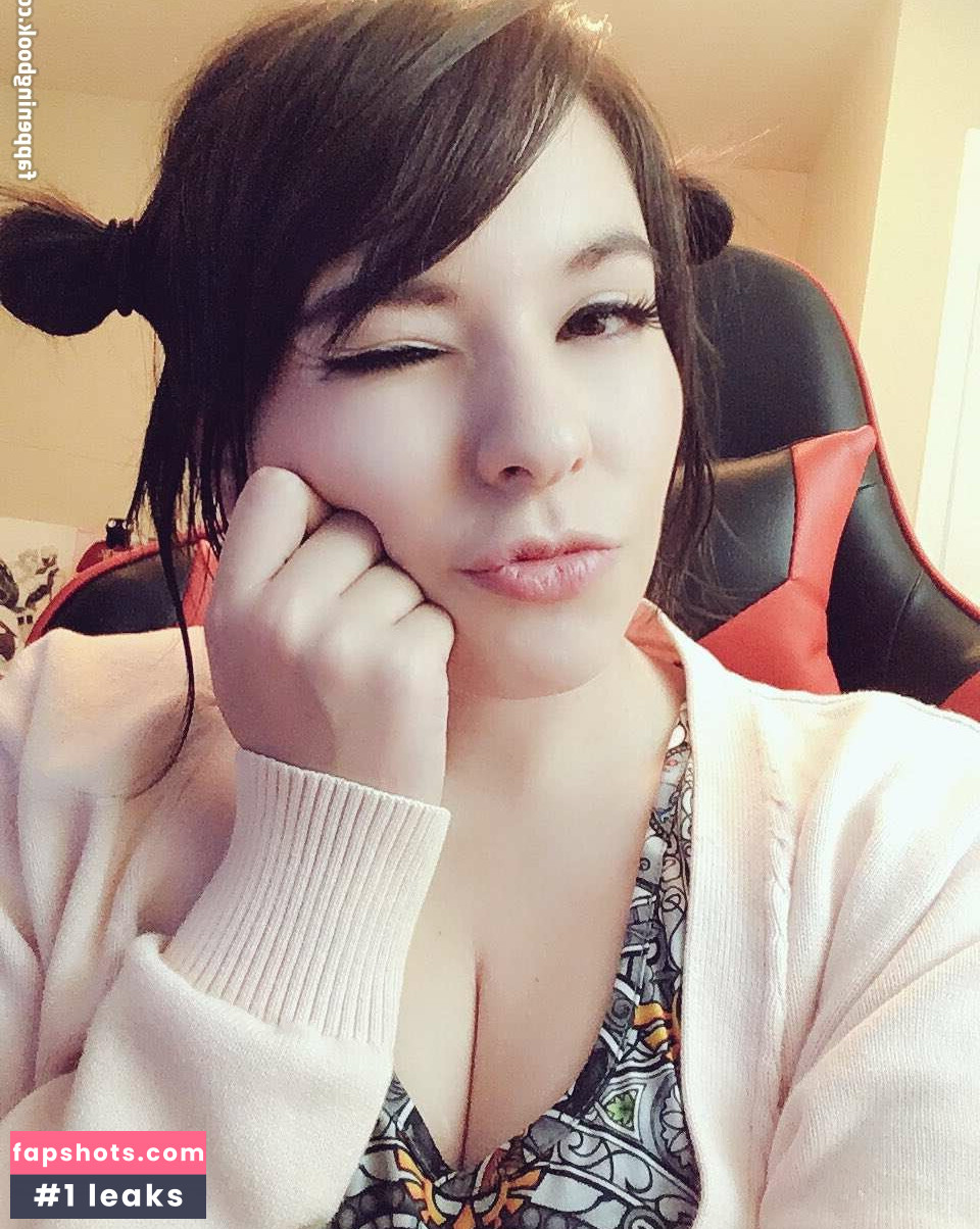 MegaMoeka gallery photo #13