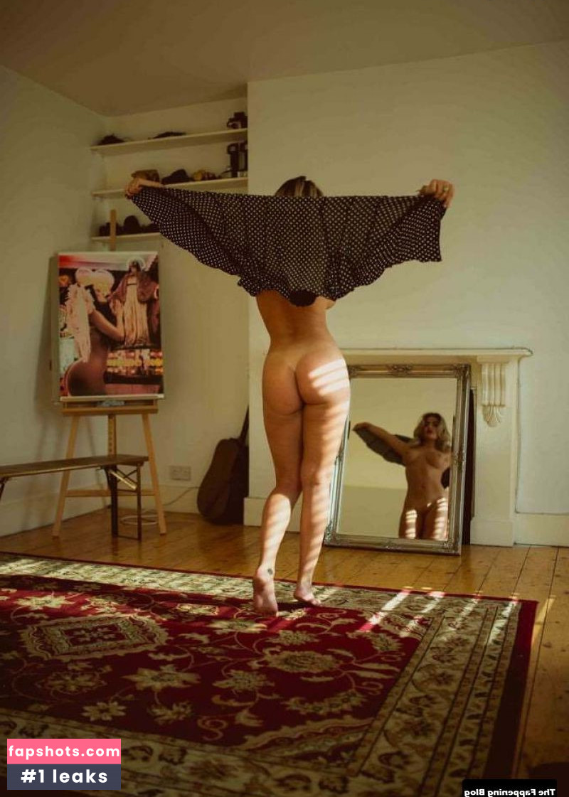 Megan Barton Hanson gallery photo #172