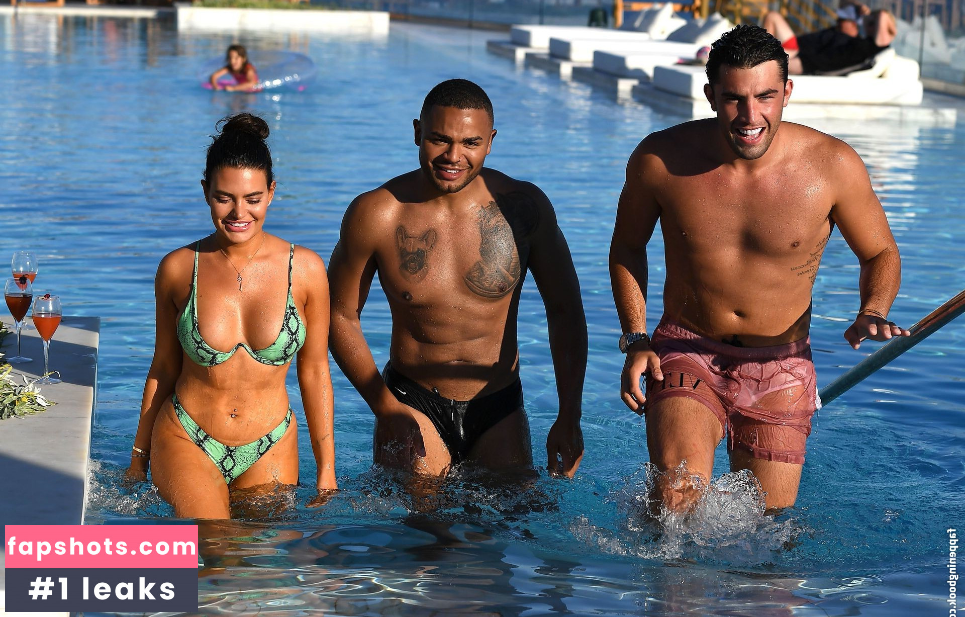 Megan Barton Hanson gallery photo #328