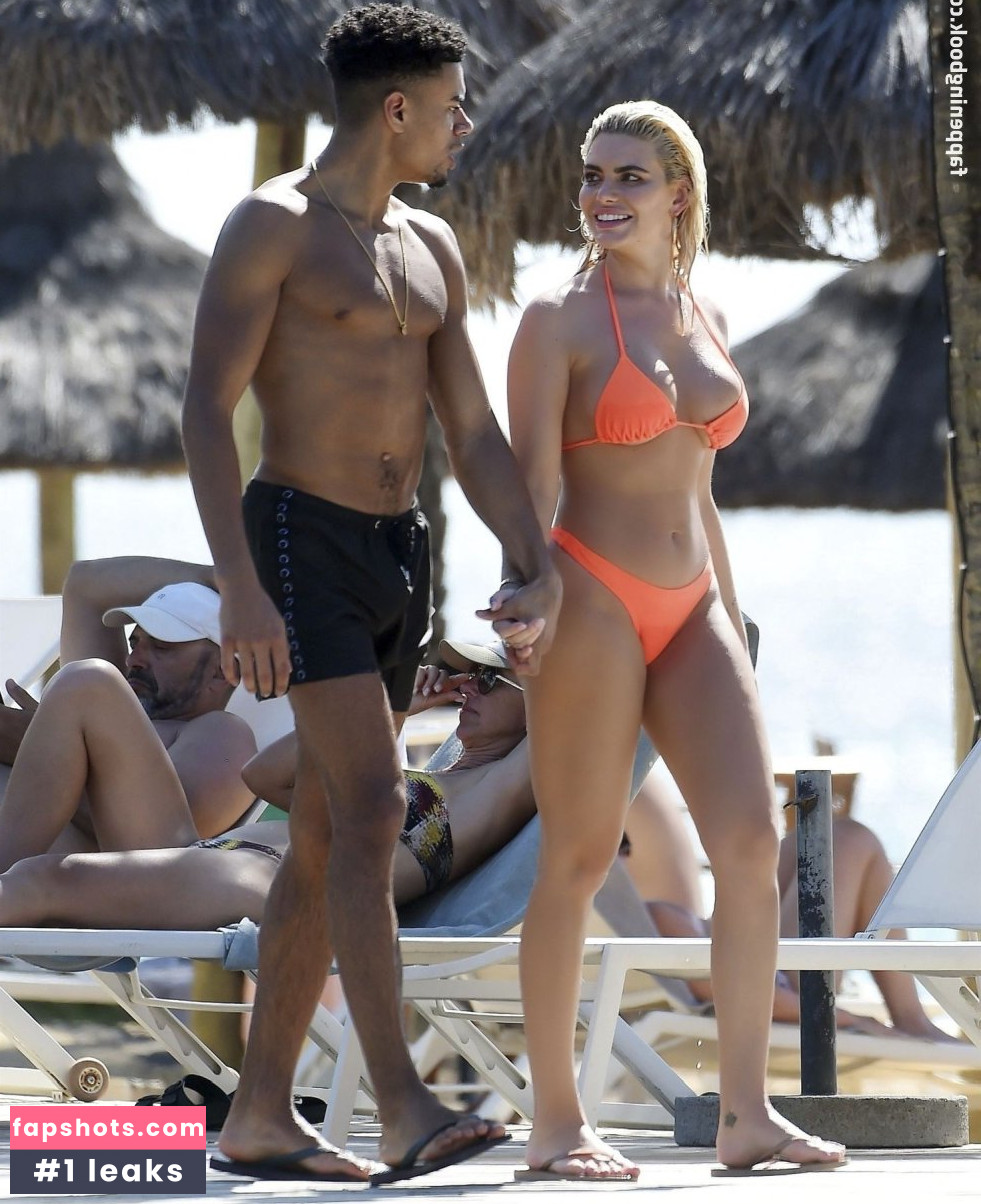 Megan Barton Hanson gallery photo #396