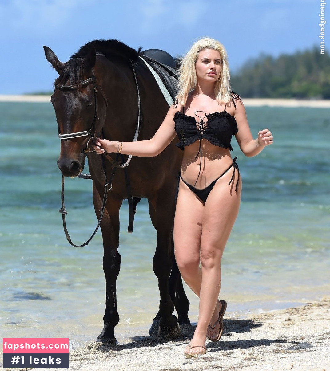 Megan Barton Hanson gallery photo #407