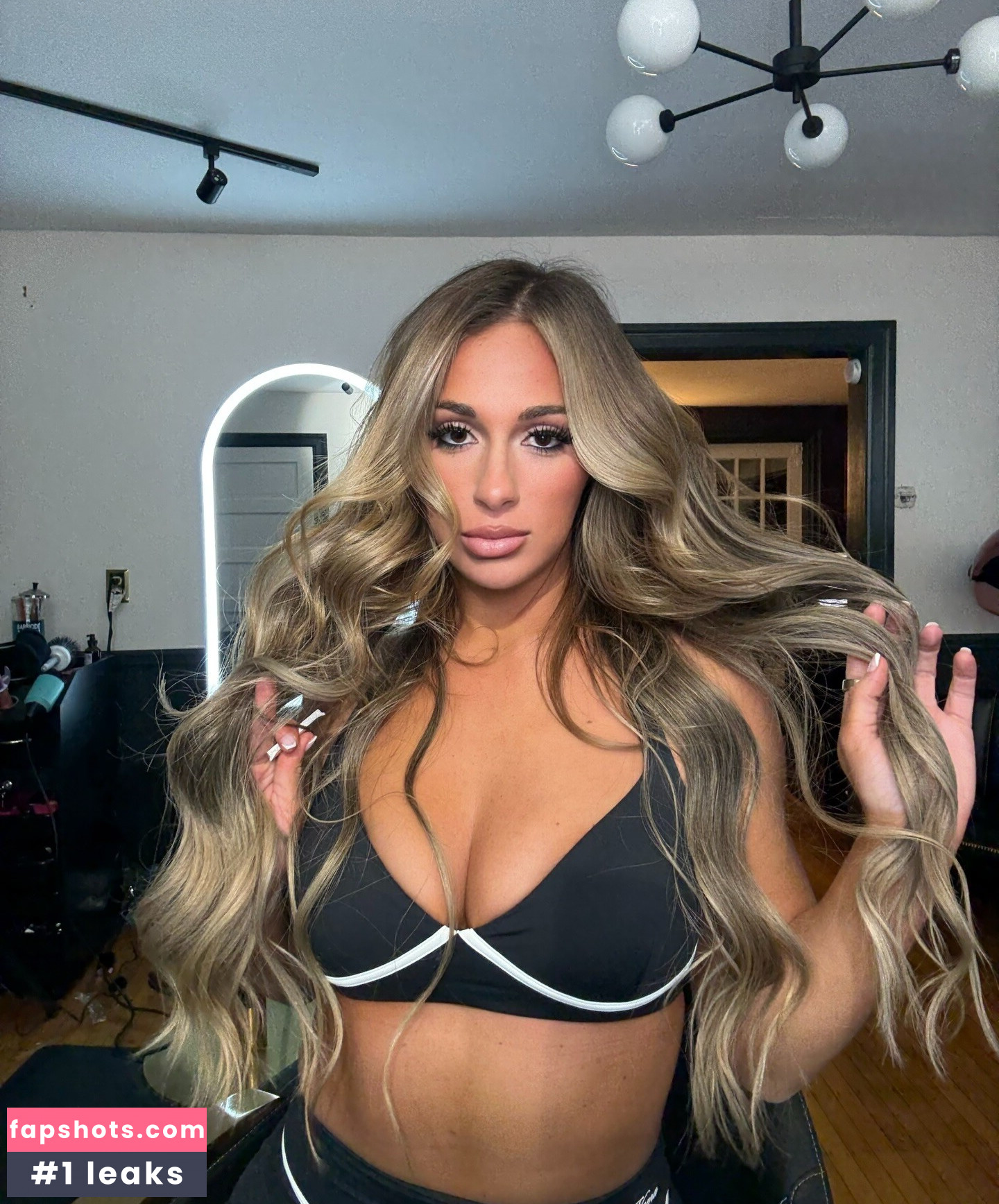 Megan Bayne gallery photo #12