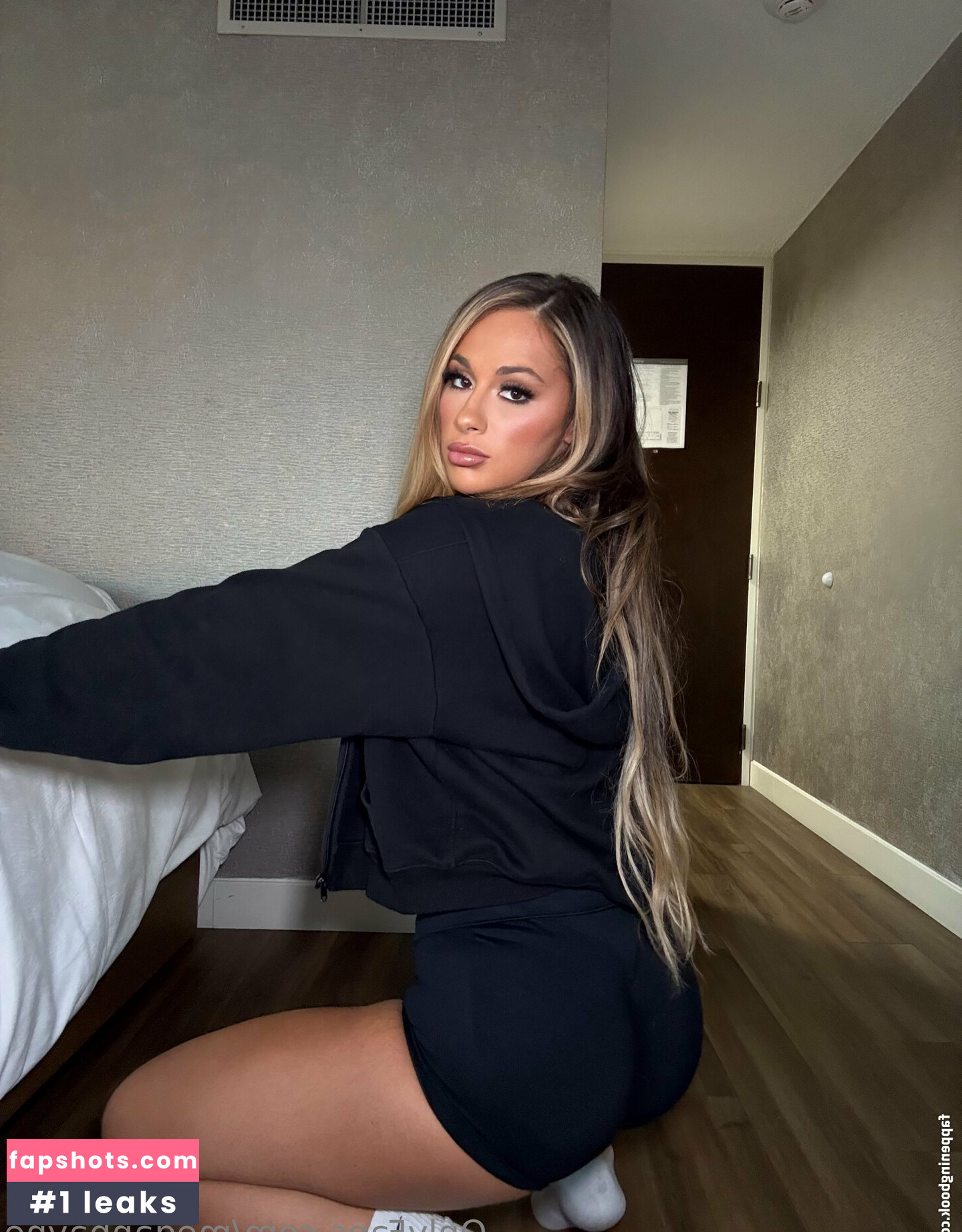 Megan Bayne gallery photo #5