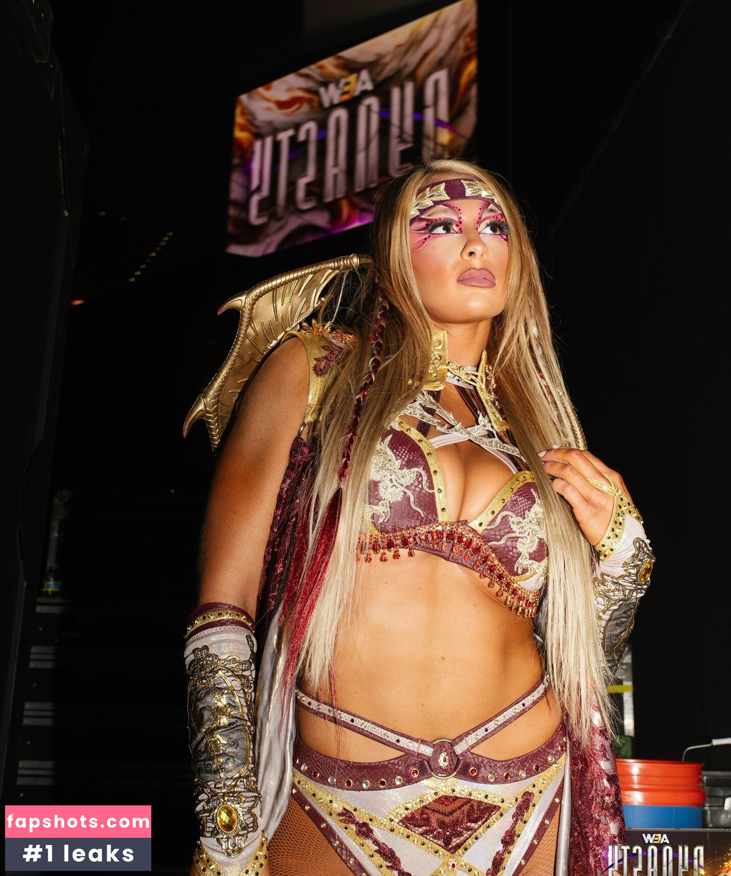 Megan Bayne gallery photo #48