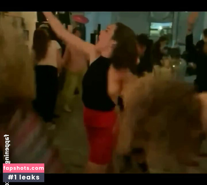 Megan Boone gallery photo #4