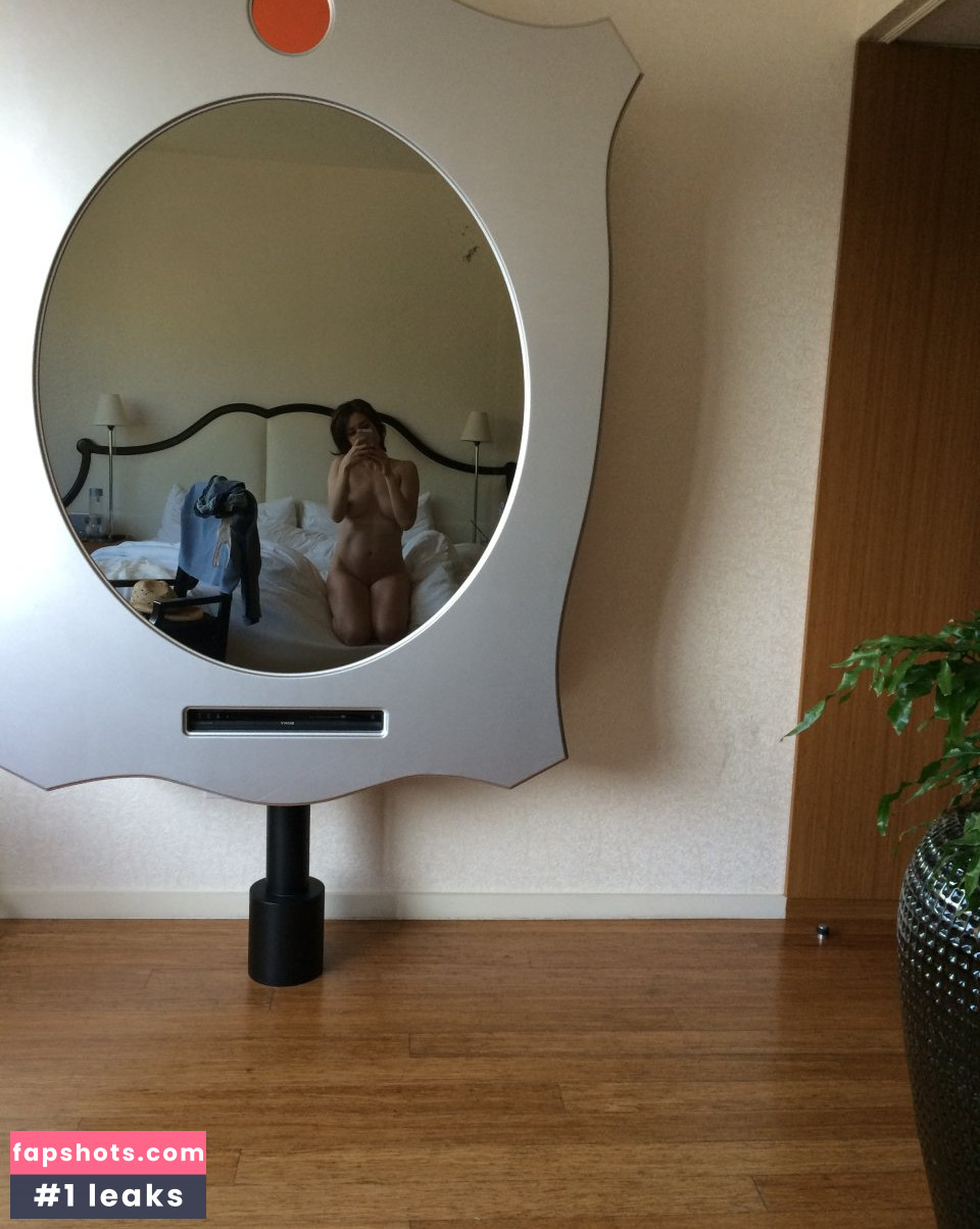 Megan Boone gallery photo #32