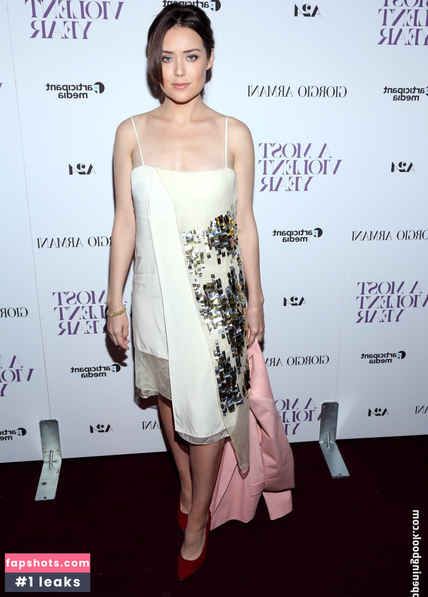 Megan Boone gallery photo #35