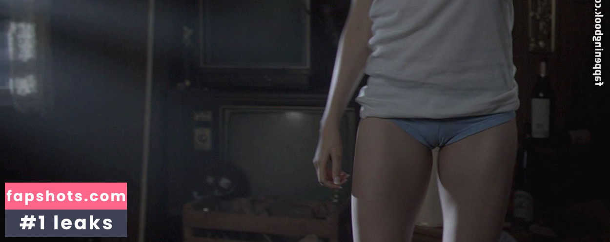 Megan Boone gallery photo #39