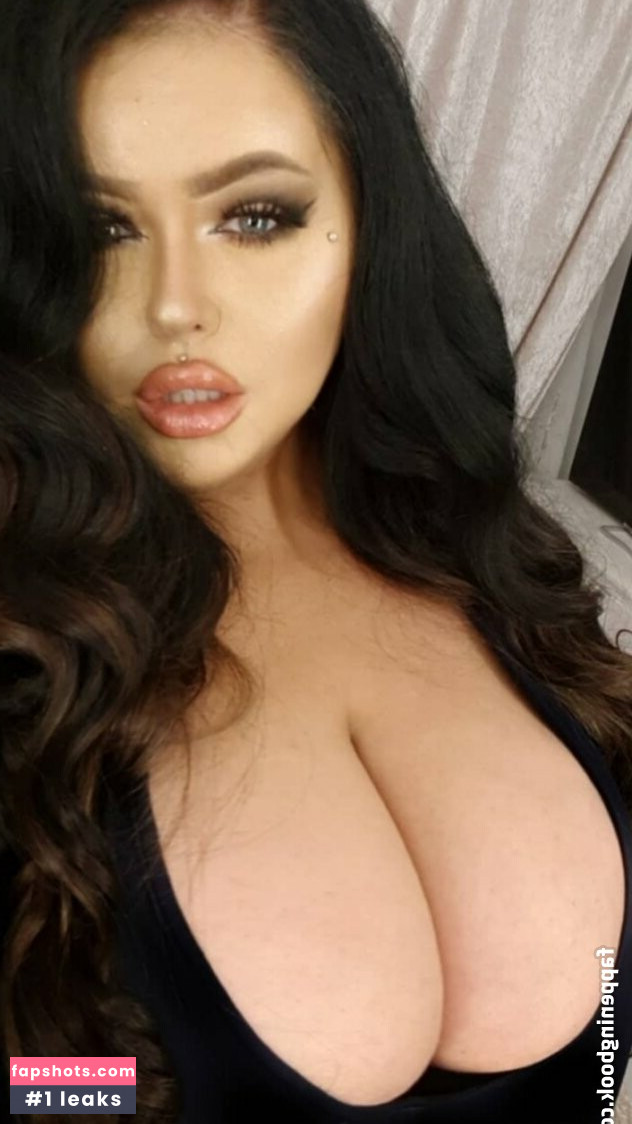 Megan Carys Gomer gallery photo #13