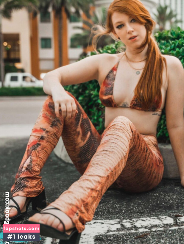 Megan Deluca gallery photo #1090