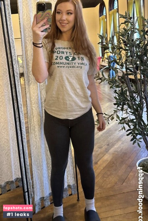 Megan Deluca gallery photo #447