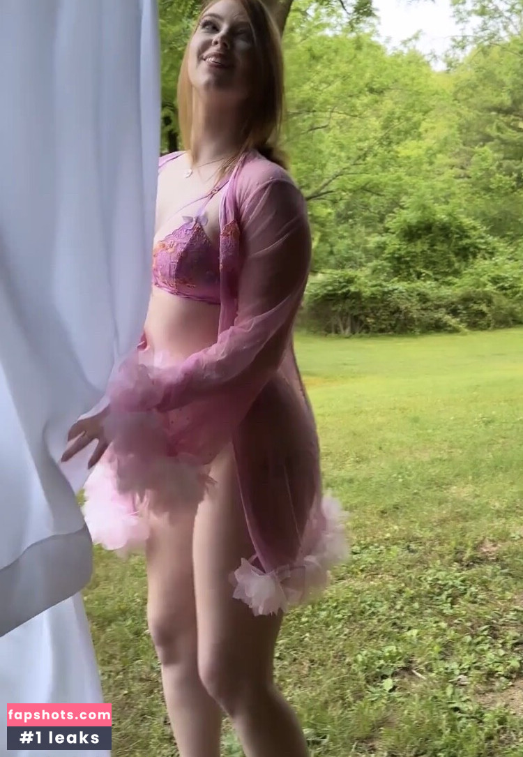 Megan Deluca gallery photo #450