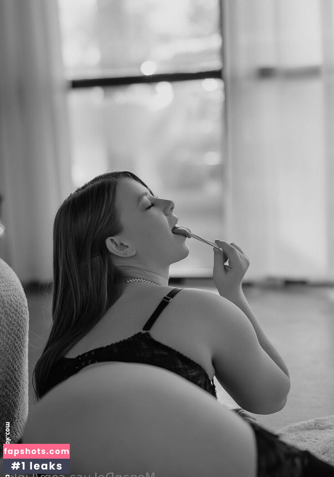 Megan Deluca gallery photo #78