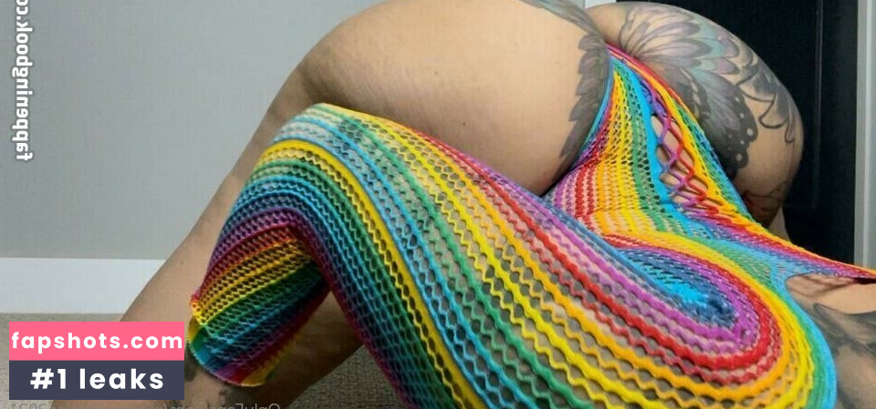 Megan Denise nude babe gallery