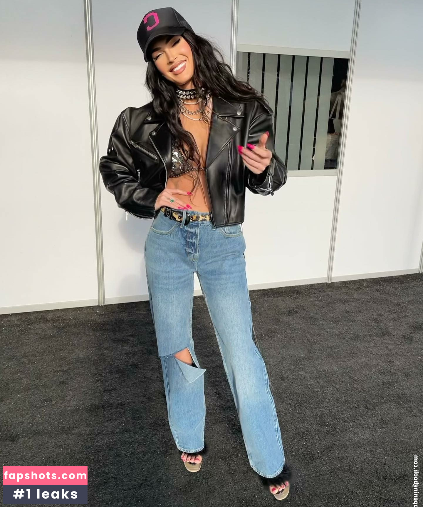 Megan Fox gallery photo #1136