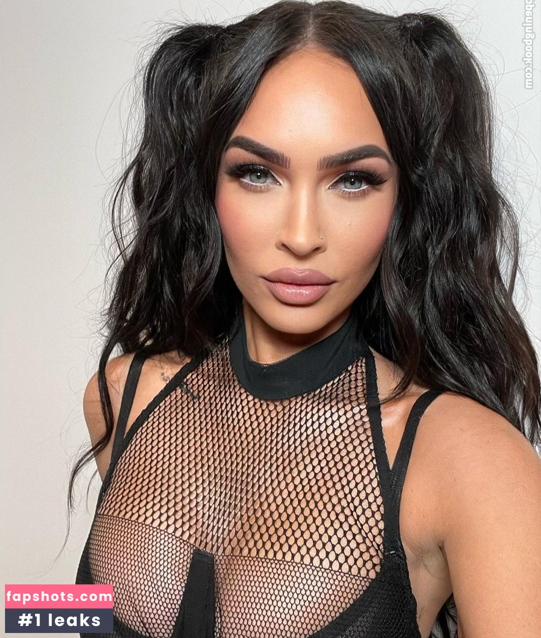 Megan Fox gallery photo #1379