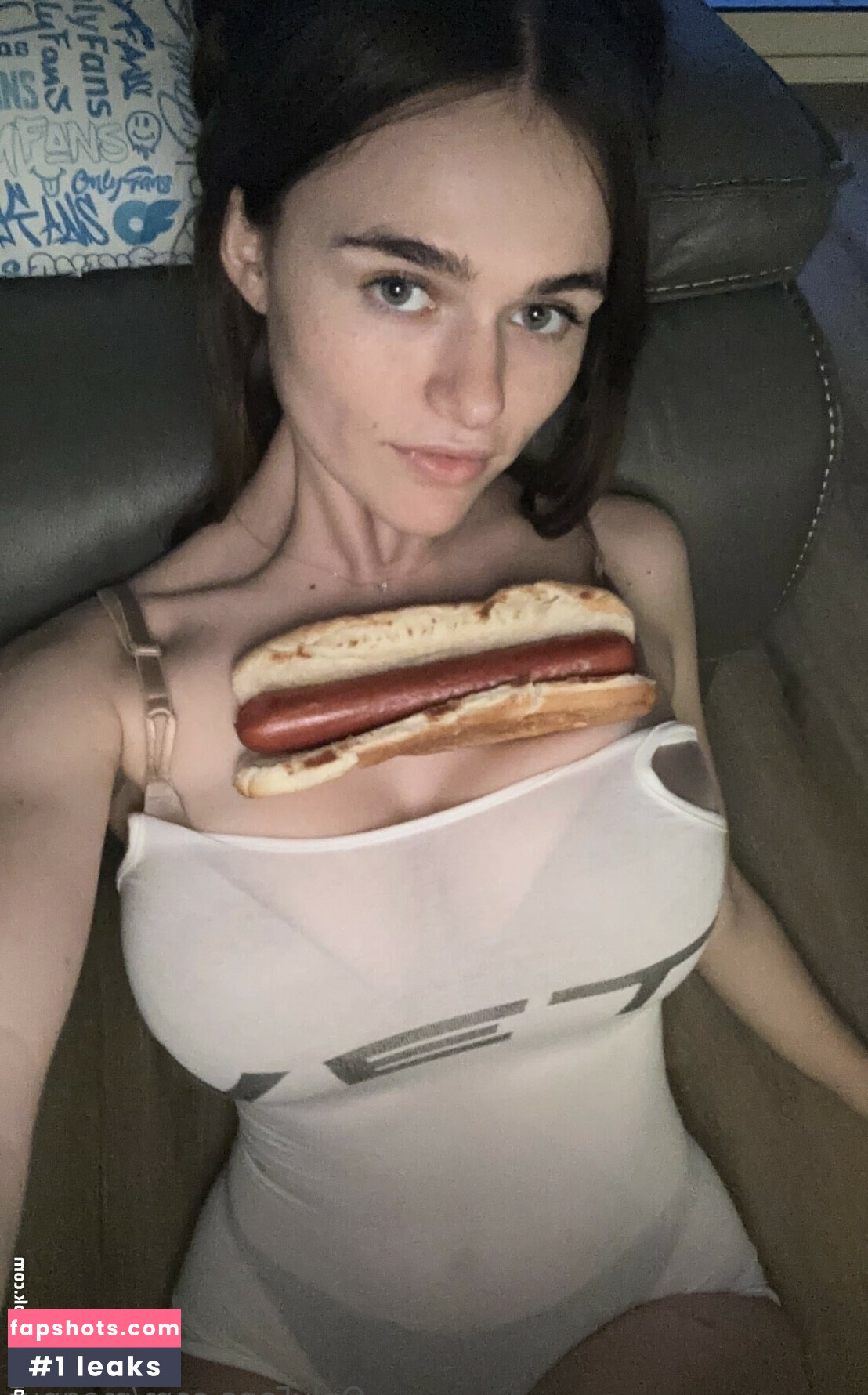 Megan Guthrie gallery photo #150