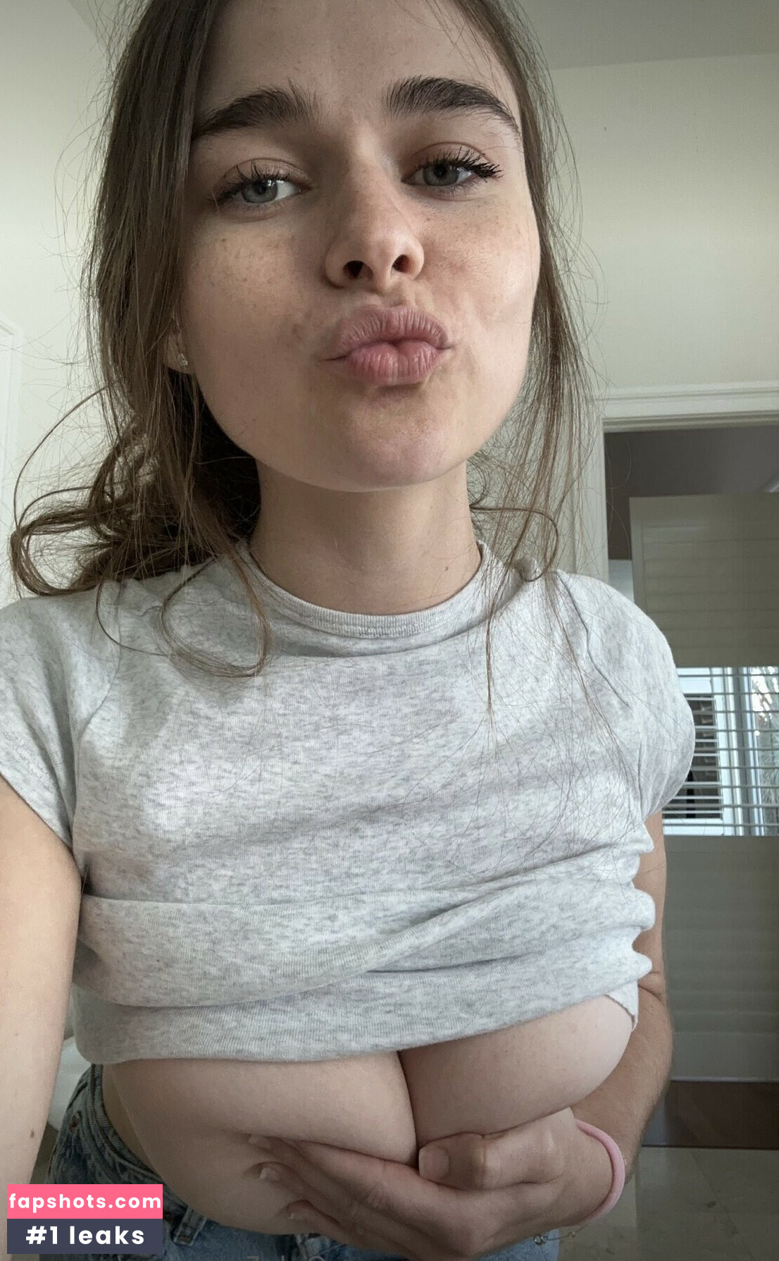 Megan Guthrie gallery photo #174