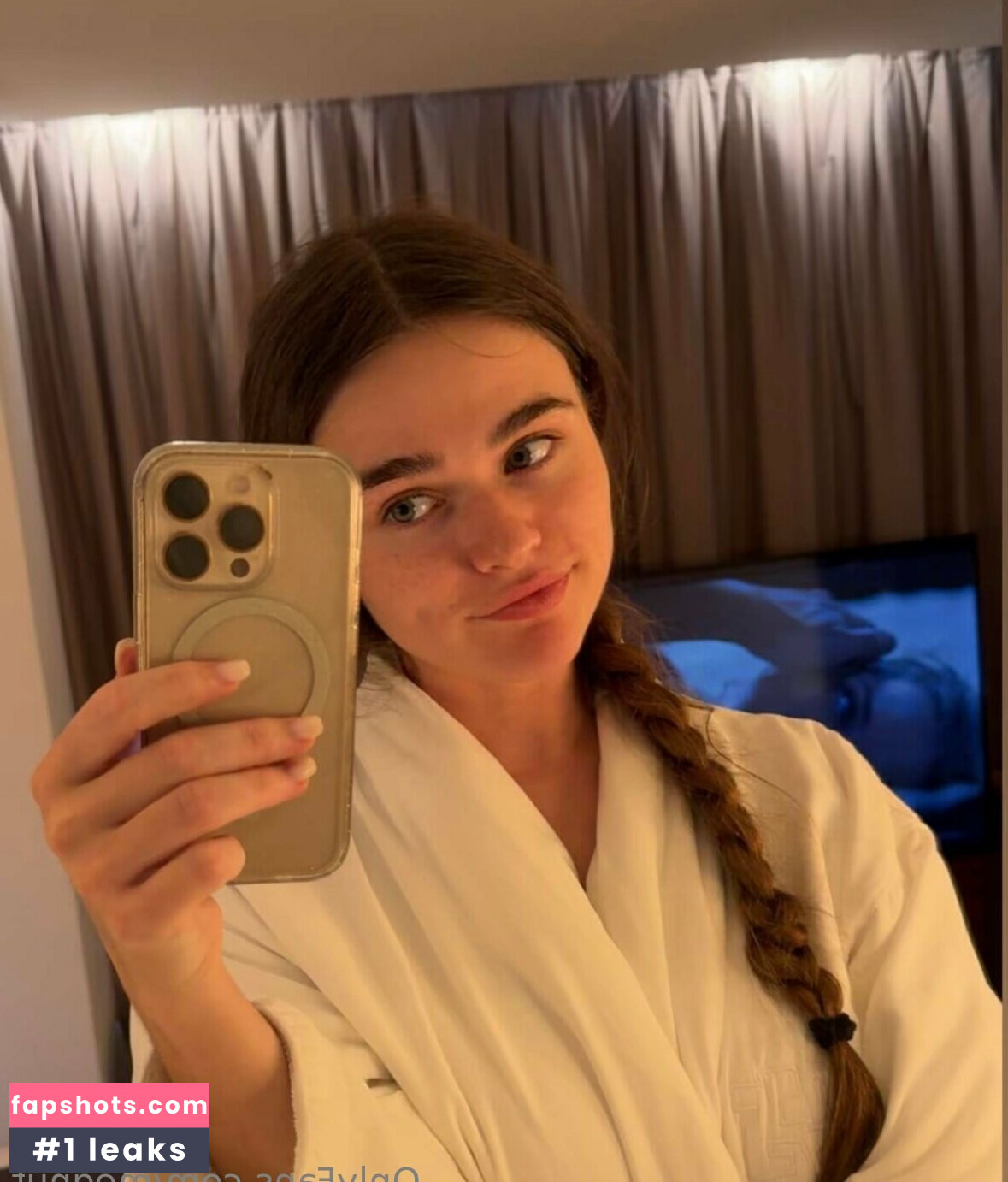 Megan Guthrie gallery photo #185