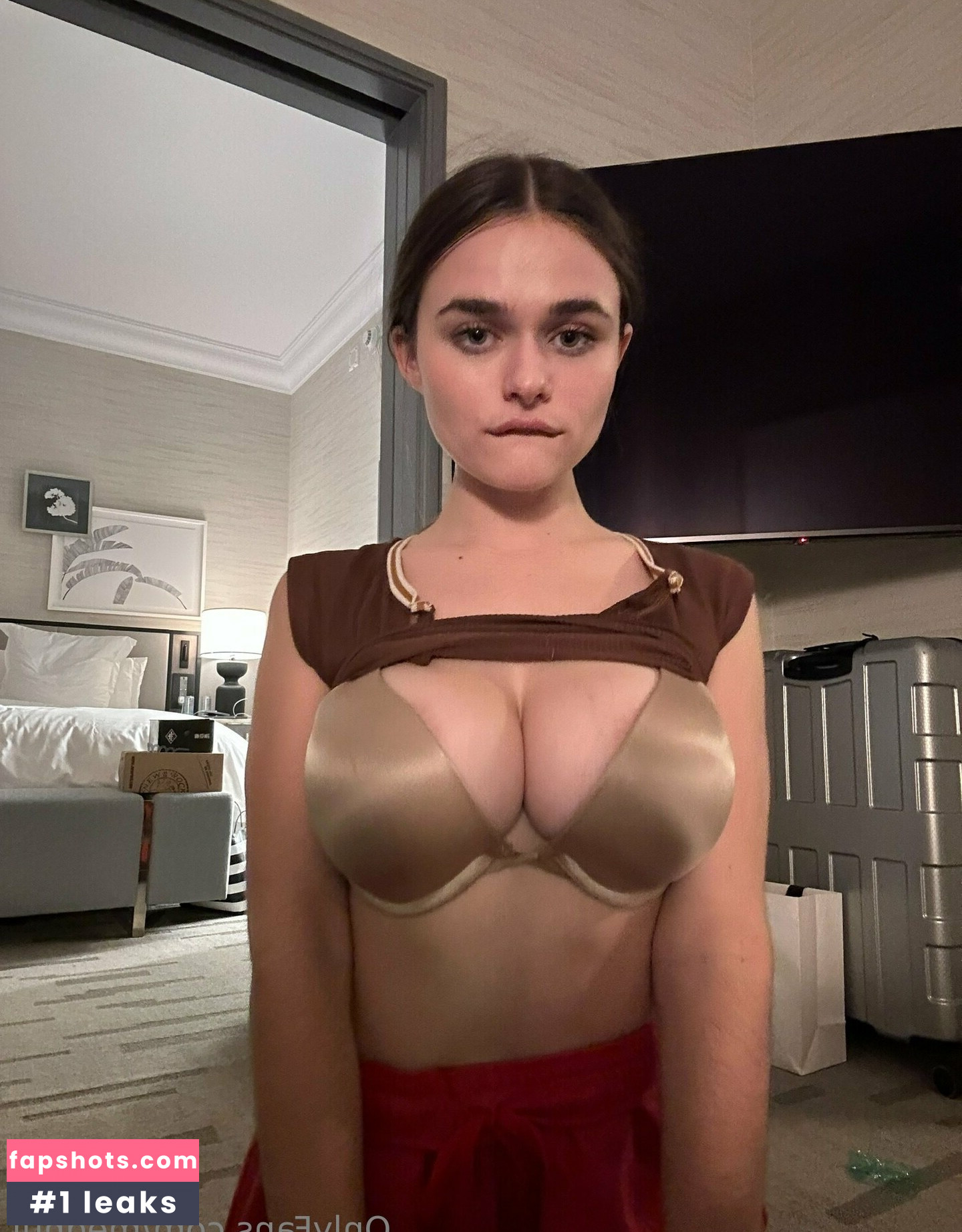 Megan Guthrie gallery photo #342