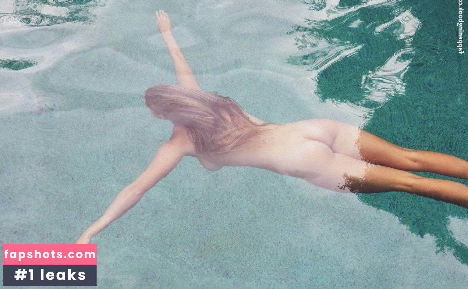 Megan Moore gallery photo #67